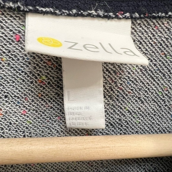 speckled Sweatshirt w/ Tulip Cut on Front - Picture 5 of 6